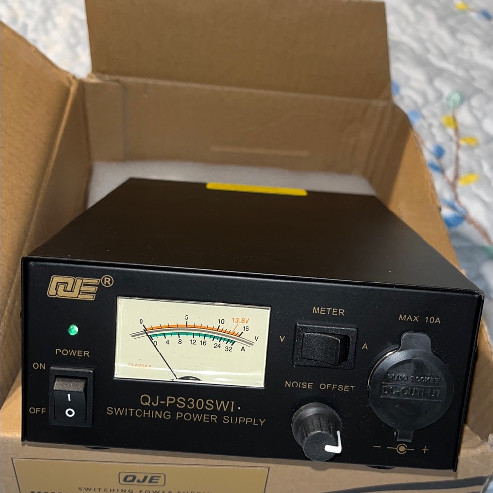 QJE PS303SW1 DC Regulated Power Supply